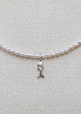 Zargana Gemstone Necklace in Freshwater Pearl