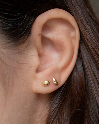 Pebble Stud Earrings 14K Yellow Gold